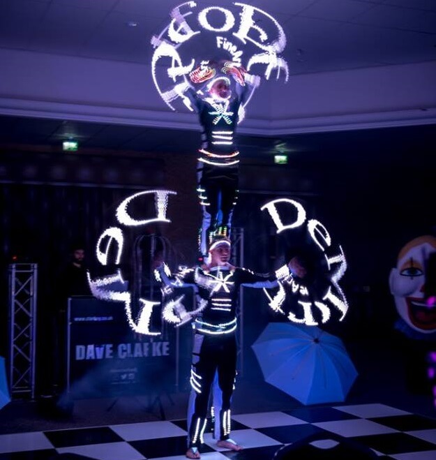 LED Acrobatic Show (Nero)