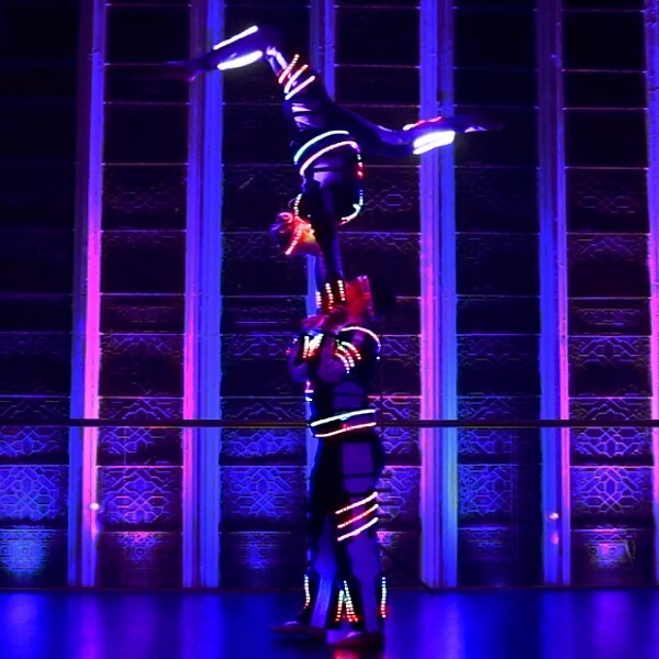 LED Acrobatic Show (Nero)