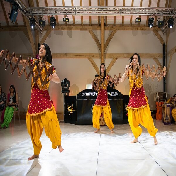 Bhangra Dancers (Ladies of Bhangra)