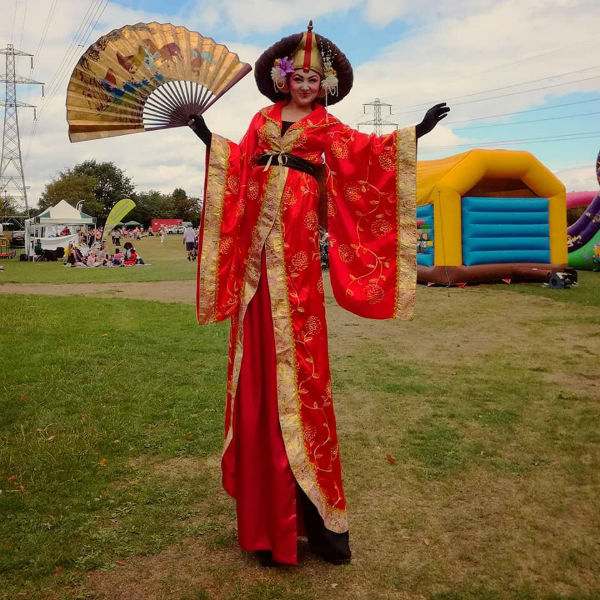 Stilt Walkers (The Skyscrapers)