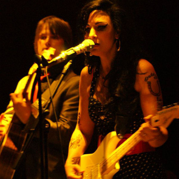 Amy Winehouse Lookalike & Tribute 