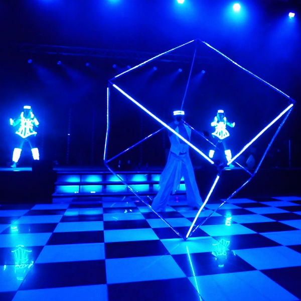 LED Cube Spinning Show 