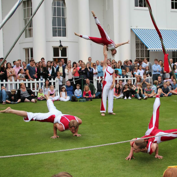 Extreme Acrobatic Troupe 