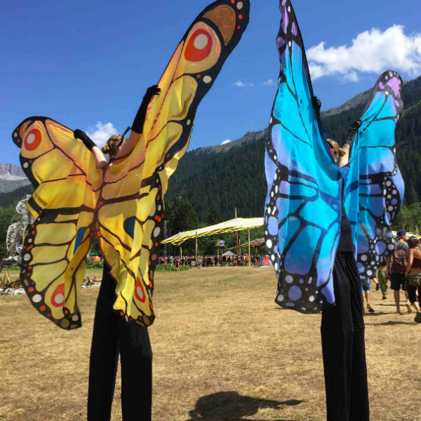 Stilt Walkers (The Skyscrapers)