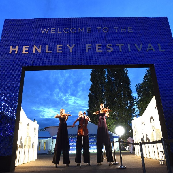 Stilt Walking Violinists