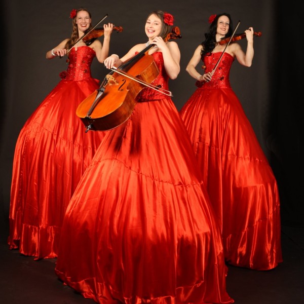 Stilt Walking Violinists