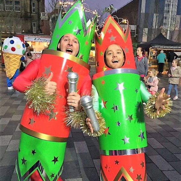 Carol Singing Christmas Crackers