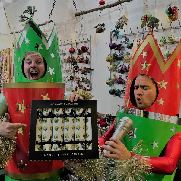 Carol Singing Christmas Crackers