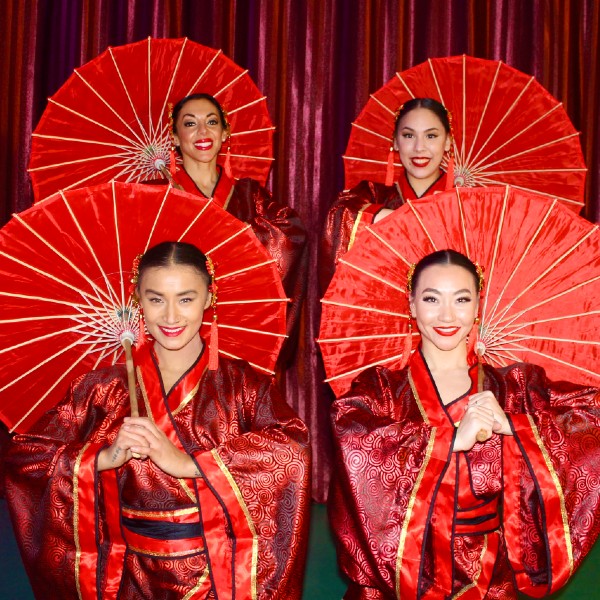 Chinese Dancers 