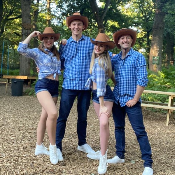 Line Dancers (Majestic) 