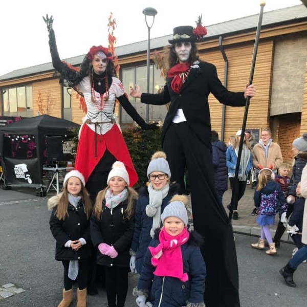 Stilt Walkers (The Skyscrapers)