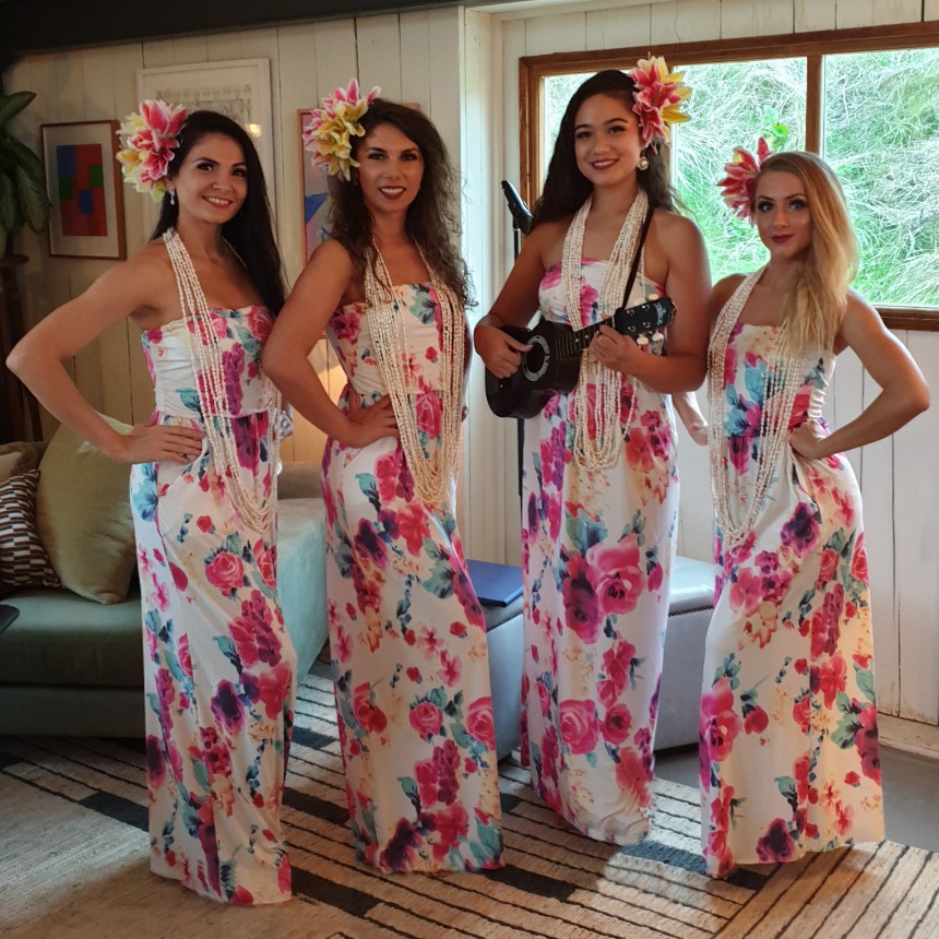 Hawaiian Hula Dancers 