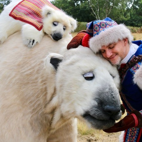Animatronic Polar Bear & Cubs Walkabout 