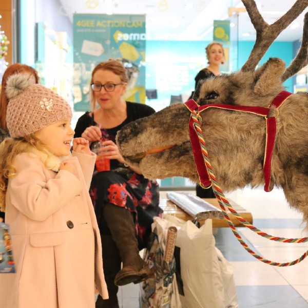 Animatronic Reindeer Walkabout 