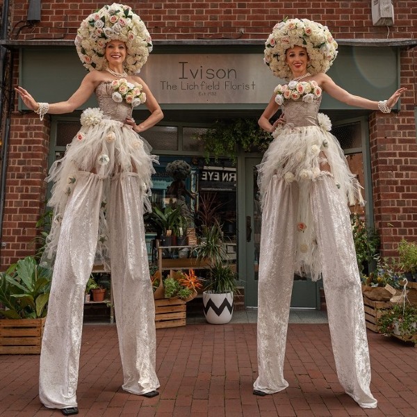 Stilt Walkers (High Risers) 