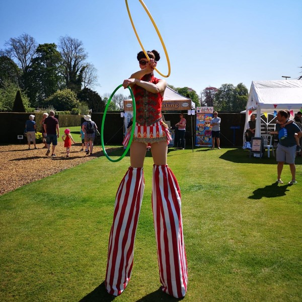 Stilt Walkers (High Risers) 