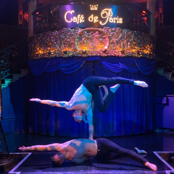 Acrobatic Hand to Hand Duo 