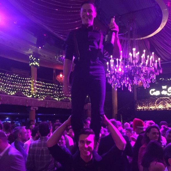 Acrobatic Hand to Hand Duo 