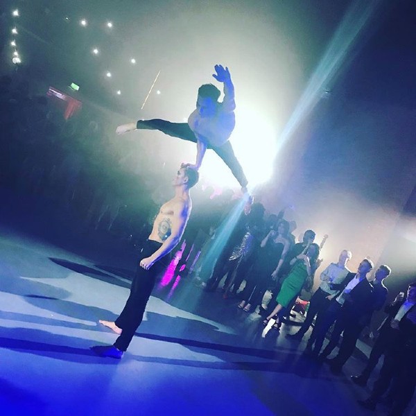 Acrobatic Hand to Hand Duo 
