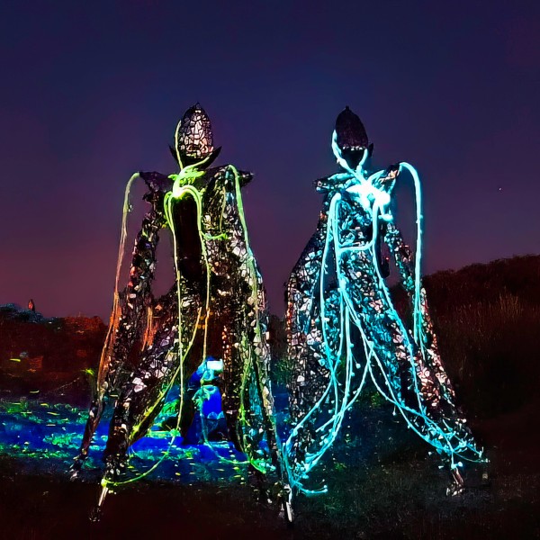 Stilt Walkers (Luminous)