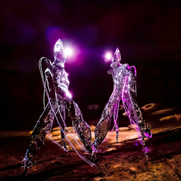 Stilt Walkers (Luminous)