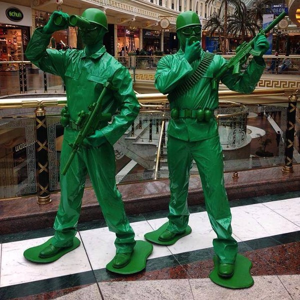 Living Statues (Toy Soldiers)