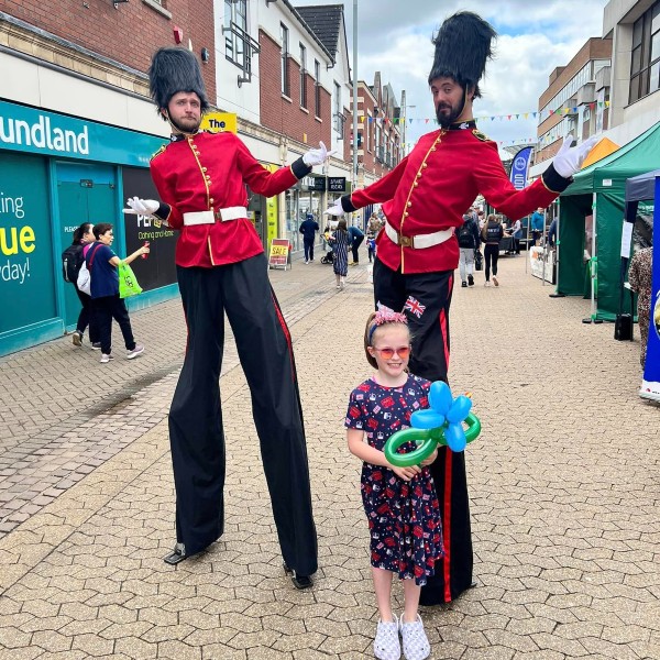 Stilt Walkers (The Skyscrapers)