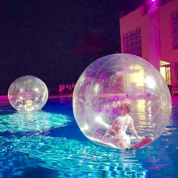 Bubble Contortionists