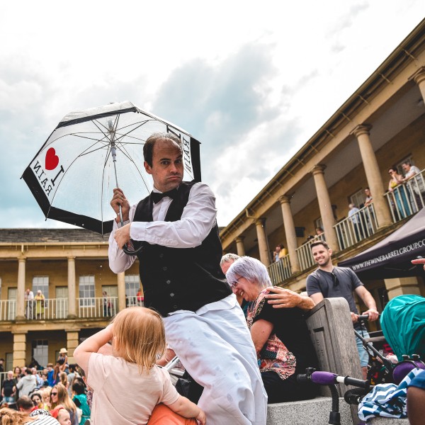 Comedy Waiters Show / Walkabout