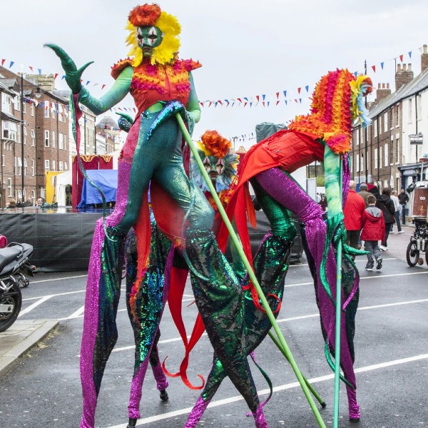 Stilt Walkers (The Dragons) 