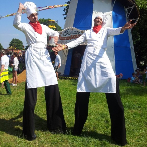 Stilt Walkers (Comedy Giants) 