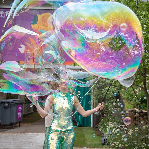 Bubble Performers (Walkabout)