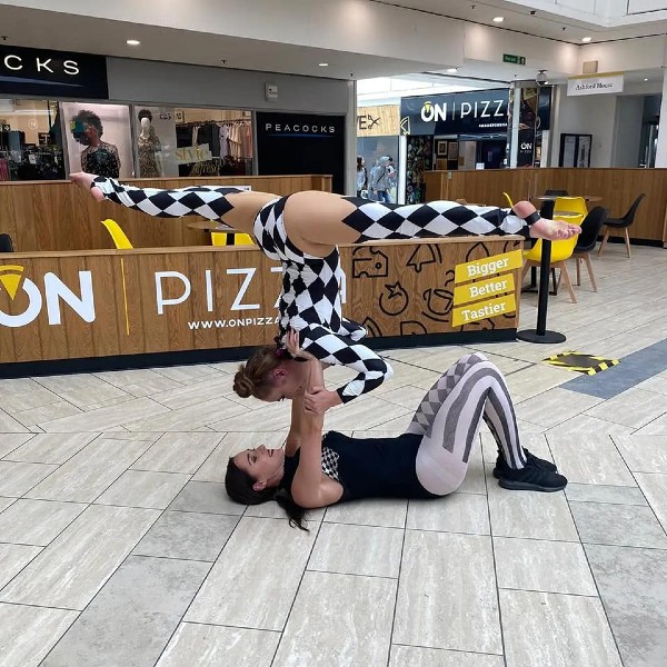 Acro Duo 