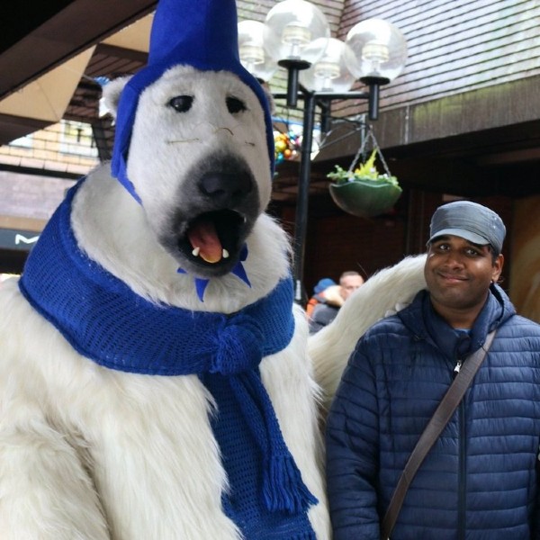 Animatronic Polar Bear Walkabout 