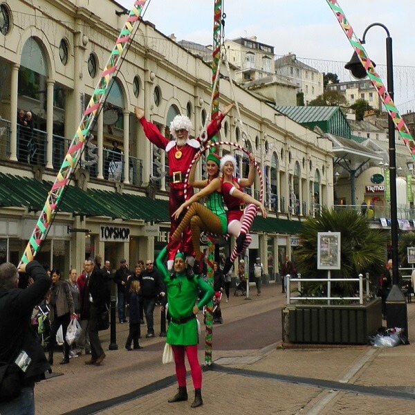 Acrobats & Aerial Acts 