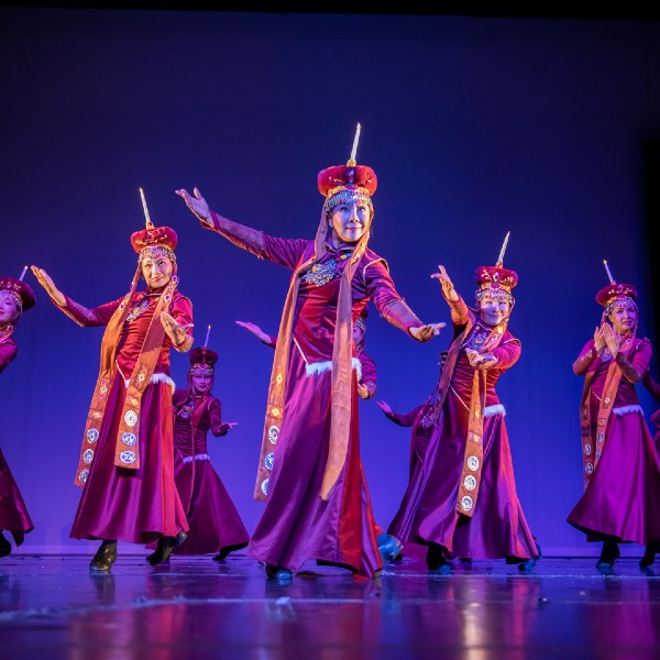 Chinese Dancers 