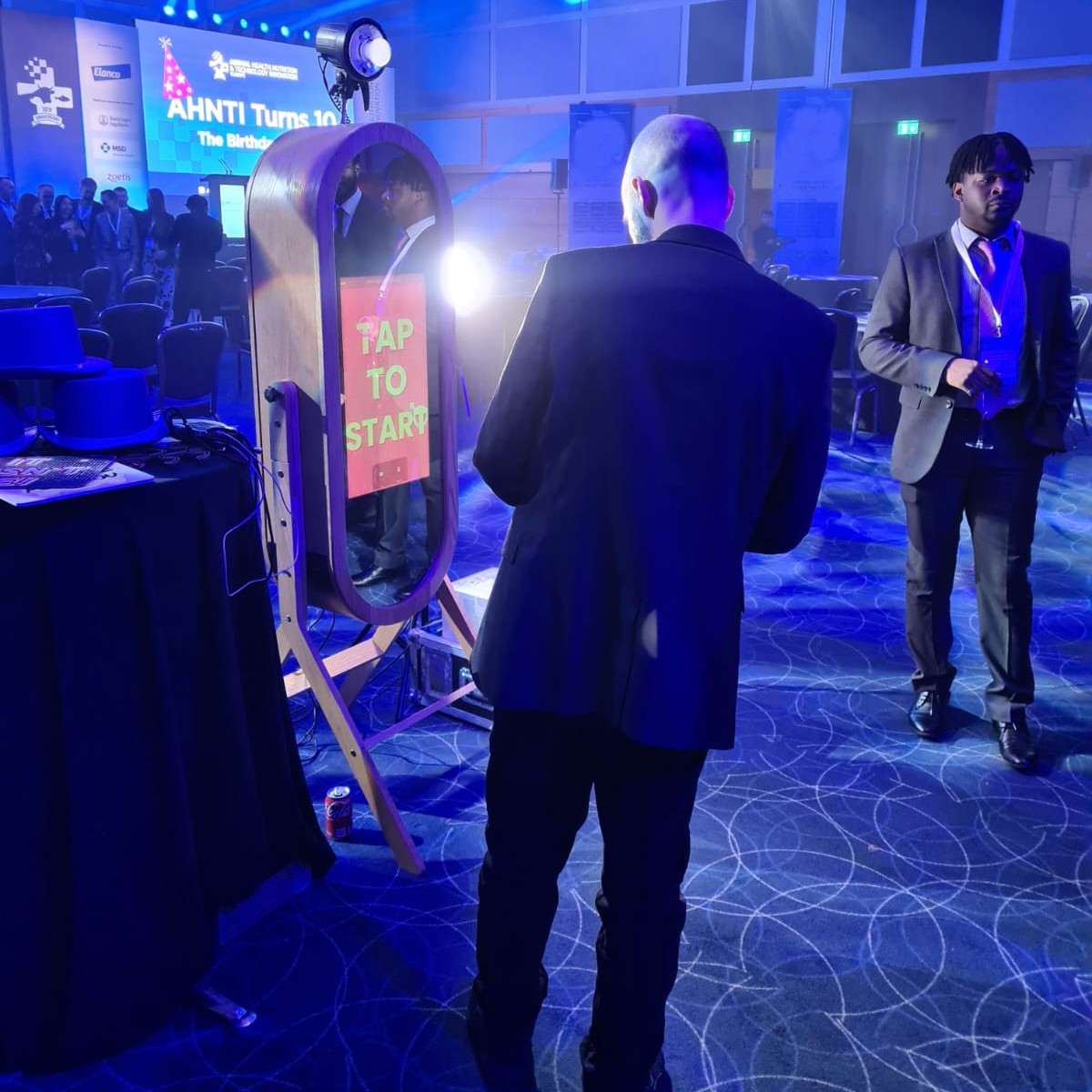 Vintage Magic Mirror Photo Booth 
