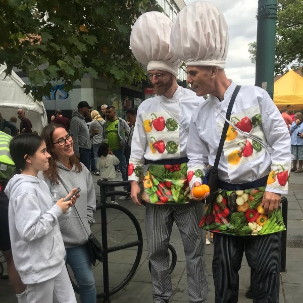 Juggling Chefs 