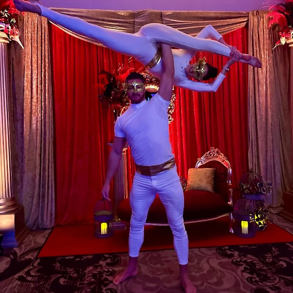 Acro Duo 