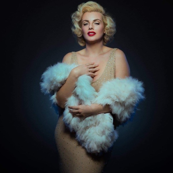 Burlesque Dancers