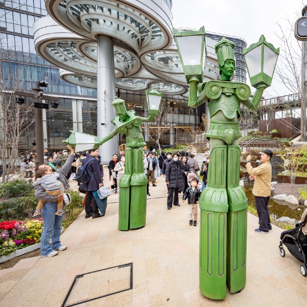 Living Lampposts