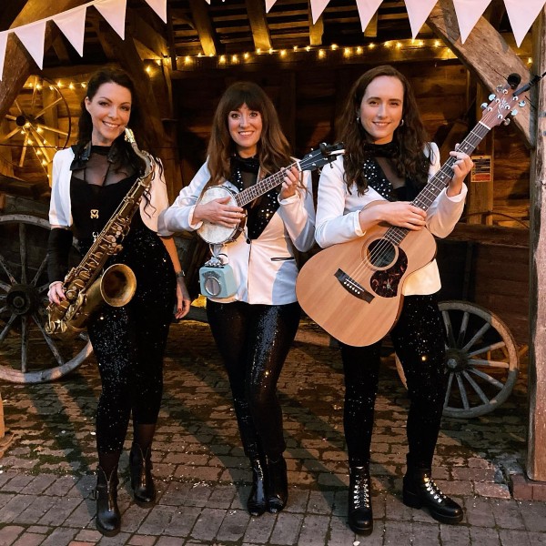 Roaming Band (The Ukadelics)